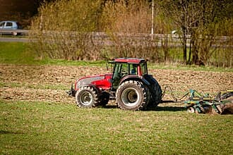 Mercado de máquinas agrícolas seminovas: como identificar oportunidades antes do giro virar